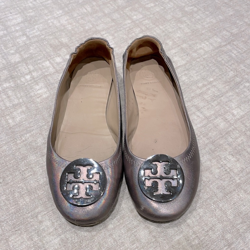 Tory Burch Minnie flats in silvery gray